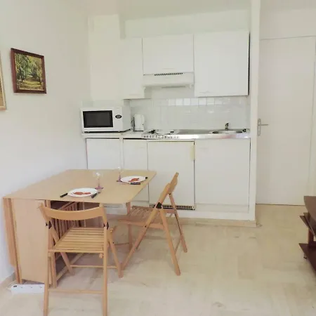#pacagroom# Studio Alexandre Iii Apartment